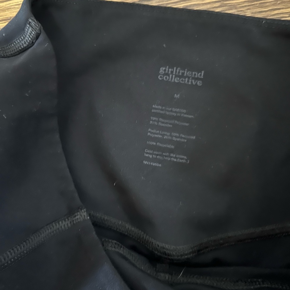 girlfriend collective Black compressive pocket leggings - medium- - Picture 2 of 2